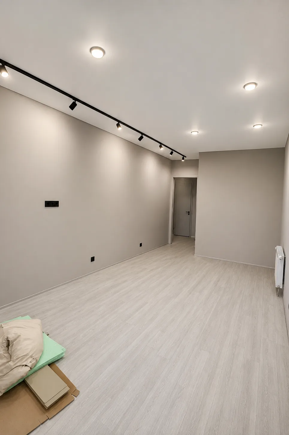 Services glossy stretch ceiling room track